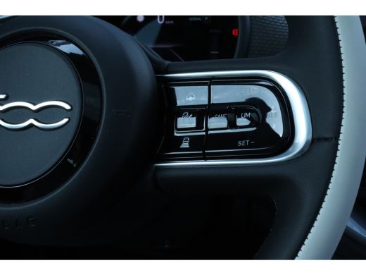 Fiat 500 Fiat La Prima 24 kWh | Adaptieve Cruise | Pano | Leder | Stoelverwarming | Camera | JBL Audio | N... ActivLease financial lease
