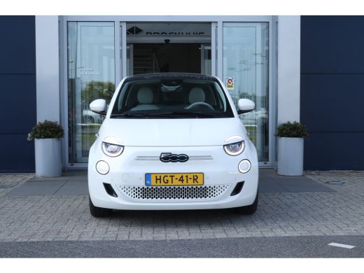 Fiat 500 Fiat La Prima 24 kWh | Adaptieve Cruise | Pano | Leder | Stoelverwarming | Camera | JBL Audio | N... ActivLease financial lease