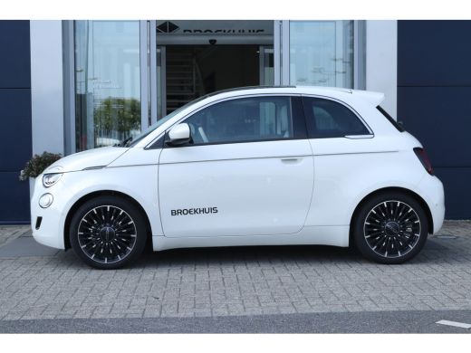 Fiat 500 Fiat La Prima 24 kWh | Adaptieve Cruise | Pano | Leder | Stoelverwarming | Camera | JBL Audio | N... ActivLease financial lease