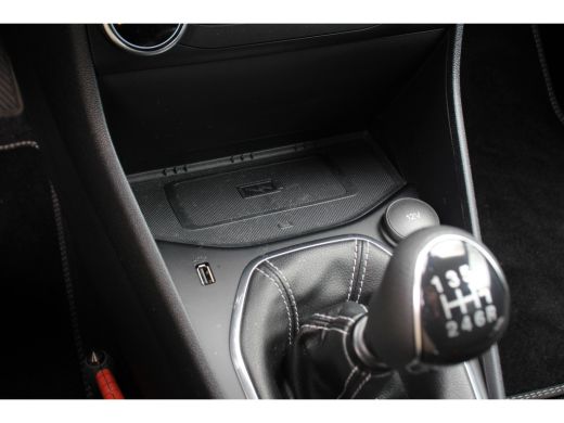 Ford Fiesta Ford 1.0EB HYBRID TITANIUM | NL-AUTO! | DEALER OH! | APPLE CARPLAY & ANDROID AUTO | PARKEERSENSOR... ActivLease financial lease
