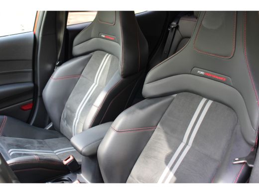 Ford Fiesta 1.5EB ST-X 200 PK | PERFORMANCE STOELEN | NAVI | CAMERA | CLIMA | WINTERPACK | CRUISE | PARK SENS... ActivLease financial lease