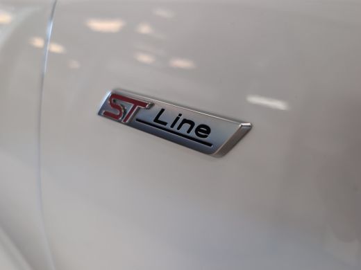 Ford Focus 1.0 ST Line | 18 inch | Winterpack | Cruise Control | Privacy Glass ActivLease financial lease