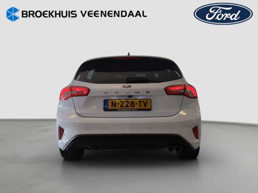 Ford Focus 1.0 ST Line | 18 inch | Winterpack | Cruise Control | Privacy Glass ActivLease financial lease