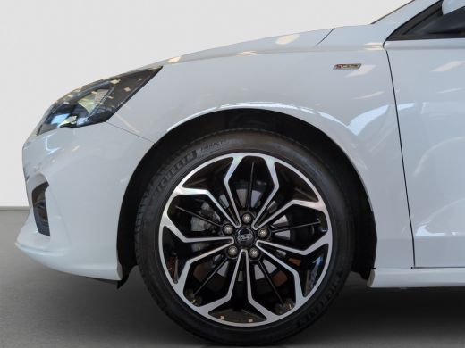 Ford Focus 1.0 ST Line | 18 inch | Winterpack | Cruise Control | Privacy Glass ActivLease financial lease