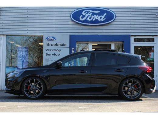 Ford Focus Ford 1.0EB 155PK HYBRID ST-LINE X | UNIEK!! | FULL OPTION!! | NL-AUTO! | LEDER | 19" ST MAGNETITE... ActivLease financial lease