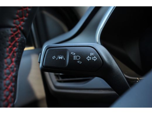 Ford Focus 1.0EB 155PK HYBRID ST-LINE X | UNIEK! | NL-AUTO! | PANO | LEDER | DEALER OH! | WINTERPACK | FULL ... ActivLease financial lease