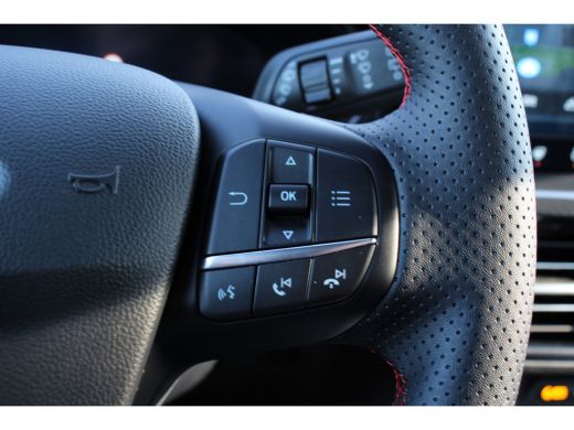 Ford Focus 1.0EB 155PK HYBRID ST-LINE X | UNIEK! | NL-AUTO! | PANO | LEDER | DEALER OH! | WINTERPACK | FULL ... ActivLease financial lease