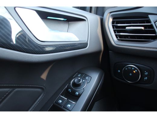 Ford Focus 1.0EB 155PK HYBRID ST-LINE X | UNIEK! | NL-AUTO! | PANO | LEDER | DEALER OH! | WINTERPACK | FULL ... ActivLease financial lease
