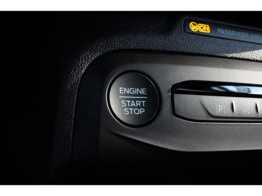 Ford Focus 1.0EB 155PK HYBRID ST-LINE X | UNIEK! | NL-AUTO! | PANO | LEDER | DEALER OH! | WINTERPACK | FULL ... ActivLease financial lease