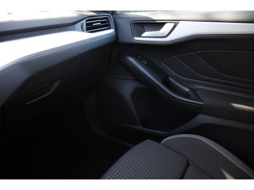 Ford Focus Ford 1.0EB EDITION | TREKHAAK | NL-AUTO! | AGR COMFORT | CAMERA | NAVI | CRUISE | DEALER ONDERHOU... ActivLease financial lease