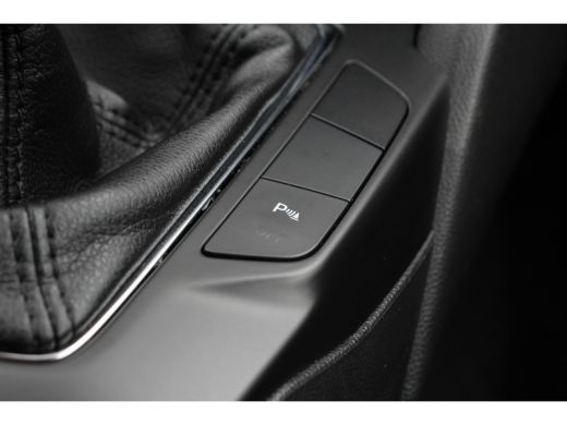Ford Focus Ford 1.0EB HYBRID BUSINESS | NL-AUTO! | 1E EIGENAAR! | NAVI | CAMERA | PARKEERSENSOREN | APPLE CA... ActivLease financial lease