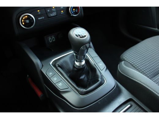 Ford Focus Ford 1.0EB HYBRID | NL-AUTO! | DEALER OH!  | PARK SENS V+A | PERFECTE STAAT! | NAVI | CLIMA | CRU... ActivLease financial lease