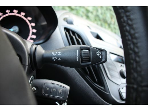 Ford Transit Courier Ford 1.5 TDC I | NL-AUTO! | DEALER OH! | STOELVERWARMING | VERWARMDE VOORRUIT | CLIMA | CRUISE | ... ActivLease financial lease