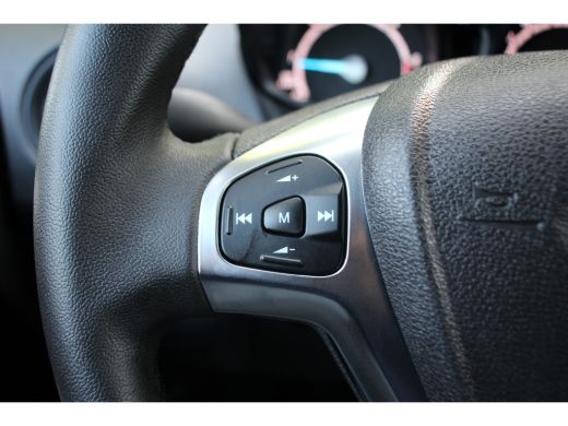 Ford Transit Courier Ford 1.5 TDC I | NL-AUTO! | DEALER OH! | STOELVERWARMING | VERWARMDE VOORRUIT | CLIMA | CRUISE | ... ActivLease financial lease