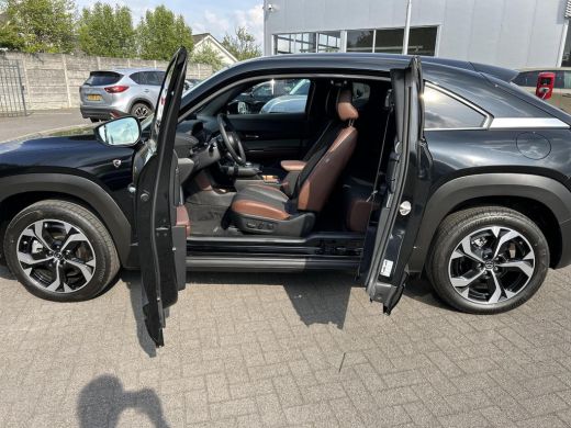 Mazda MX-30 e-SkyActiv R-EV 170 Makoto | Navigatie | 360 graden camera | Leder | Plug-In Hybrid | ActivLease financial lease