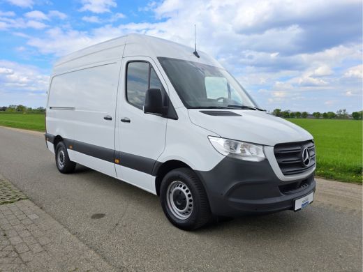 Mercedes-Benz Sprinter 317 1.9 CDI L2 H2 RWD - 170 Pk - Automaat - MBUX - Navi - ParkeerCamera - Stoelverwarming ActivLease financial lease