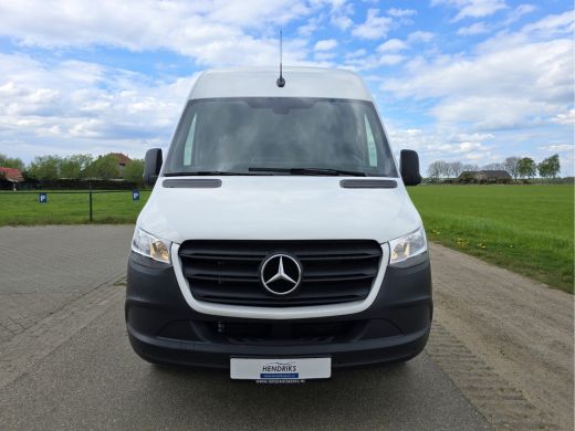 Mercedes-Benz Sprinter 317 1.9 CDI L2 H2 RWD - 170 Pk - Automaat - MBUX - Navi - ParkeerCamera - Stoelverwarming ActivLease financial lease