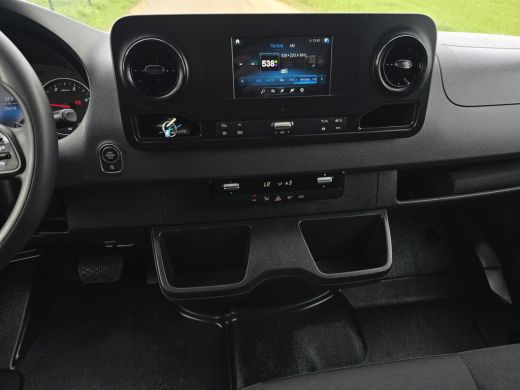 Mercedes-Benz Sprinter 317 1.9 CDI L2 H2 RWD - 170 Pk - Automaat - MBUX - Navi - ParkeerCamera - Stoelverwarming ActivLease financial lease