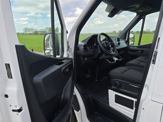 Mercedes-Benz Sprinter 317 1.9 CDI L2 H2 RWD - 170 Pk - Automaat - MBUX - Navi - ParkeerCamera - Stoelverwarming ActivLease financial lease