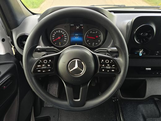Mercedes-Benz Sprinter 317 1.9 CDI L2 H2 RWD - 170 Pk - Automaat - MBUX - Navi - ParkeerCamera - Stoelverwarming ActivLease financial lease