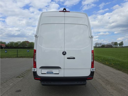 Mercedes-Benz Sprinter 317 1.9 CDI L2 H2 RWD - 170 Pk - Automaat - MBUX - Navi - ParkeerCamera - Stoelverwarming ActivLease financial lease