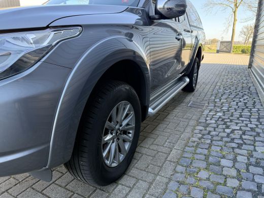 Mitsubishi L200 4x4 2.4 DI-D Club Cab Intense 3000kg Trekhaakgewicht ActivLease financial lease