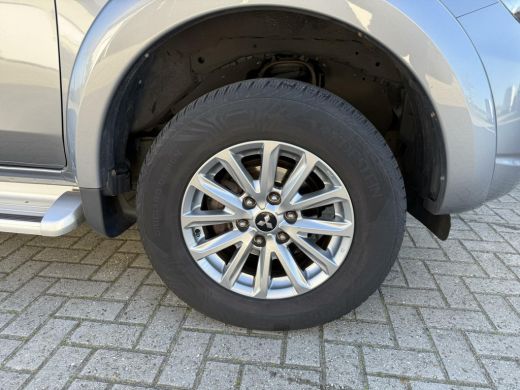 Mitsubishi L200 4x4 2.4 DI-D Club Cab Intense 3000kg Trekhaakgewicht ActivLease financial lease