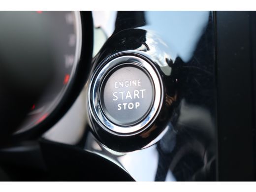 Opel Corsa Opel 1.2 TURBO 100PK 5-DRS GS-LINE / NAVI / LEDER / CLIMA / LED / PDC / 17" LMV / UNIEK / CAMERA ... ActivLease financial lease