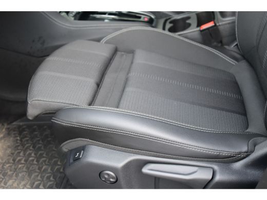 Opel Grandland Opel 1.2 TURBO 130PK LEVEL 4 GS AUTOMAAT / NAVI / LEDER / CLIMA / LED / PDC / AGR / 18" LMV / WIN... ActivLease financial lease