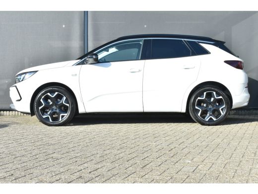 Opel Grandland 1.2 Turbo Ultimate 130pk Automaat | Comfortstoelen | LED-Matrix | Navigatie | Stuur/Stoelverwarmi... ActivLease financial lease