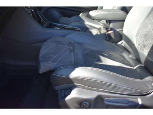 Opel Grandland 1.2 Turbo Ultimate 130pk Automaat | LED-Matrix | Comfortstoelen | Stuur/Stoelverwarming | Navigat... ActivLease financial lease