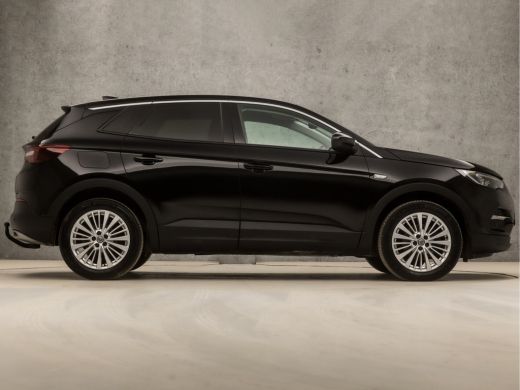 Opel Grandland X 1.2 Turbo Business Executive Automaat (APPLE CARPLAY, GROOT NAVI, STUUR/STOELVERWARMING, CAMERA, ... ActivLease financial lease
