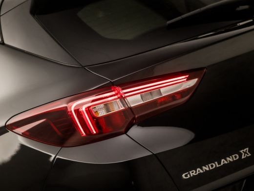 Opel Grandland X 1.6 Turbo Hybrid Business Elegance 229Pk Automaat (APPLE CARPLAY, GROOT NAVI, LEDER, 360 CAMERA, ... ActivLease financial lease