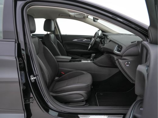 Opel Insignia Sports Tourer 1.5 Turbo Business Executive Aut. *NAVI-FULLMAP | LEATHER-FABRIC | KEYLESS | DAB+ |... ActivLease financial lease