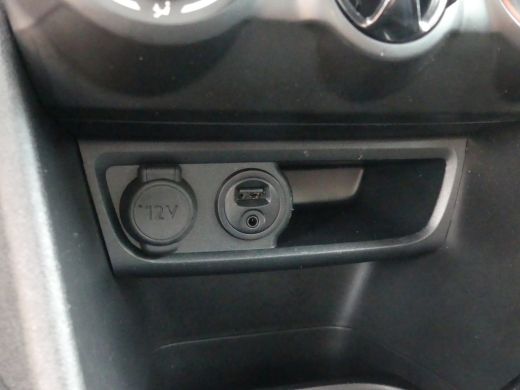 Peugeot 208 1.2 PureTech 82PK Blue Lion | NAVI | APPLE CARPLAY/ANDROID AUTO | CRUISE CONTROL | PARKEERSENSOREN | ActivLease financial lease