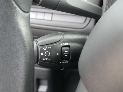 Peugeot 208 1.2 PureTech 82PK Blue Lion | NAVI | APPLE CARPLAY/ANDROID AUTO | CRUISE CONTROL | PARKEERSENSOREN | ActivLease financial lease