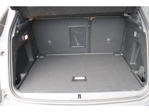 Peugeot 3008 Peugeot 1.2 PURETECH 130PK GT PACK AUTOMAAT / NAVI / LEDER / CLIMA / PDC / 19" LMV / CAMERA / BLA... ActivLease financial lease