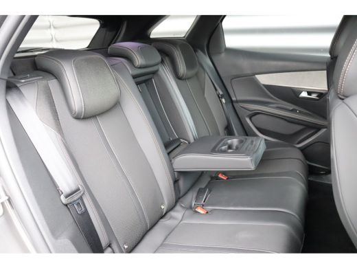Peugeot 3008 Peugeot 1.2 PURETECH 130PK GT PACK AUTOMAAT / NAVI / LEDER / CLIMA / PDC / 19" LMV / CAMERA / BLA... ActivLease financial lease