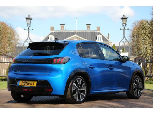 Peugeot e-208 Peugeot EV GT 350 50 kWh | PANODAK | LEDER | 360° CAMERA | DEALER OH! | 17'' LMV | STOELVERWARMIN... ActivLease financial lease