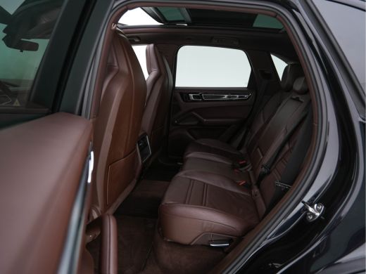 Porsche Cayenne 3.0 E-Hybrid Sport-Chrono-Pack (INCL-BTW) *PANO | CLUB-FULL-LEATHER | SOFT-CLOSE | MEMORY-PACK | ... ActivLease financial lease