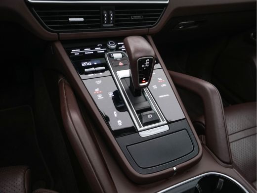 Porsche Cayenne 3.0 E-Hybrid Sport-Chrono-Pack (INCL-BTW) *PANO | CLUB-FULL-LEATHER | SOFT-CLOSE | MEMORY-PACK | ... ActivLease financial lease