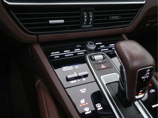 Porsche Cayenne 3.0 E-Hybrid Sport-Chrono-Pack (INCL-BTW) *PANO | CLUB-FULL-LEATHER | SOFT-CLOSE | MEMORY-PACK | ... ActivLease financial lease