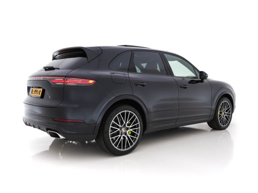 Porsche Cayenne 3.0 E-Hybrid Sport-Chrono-Pack (INCL-BTW) *PANO | CLUB-FULL-LEATHER | SOFT-CLOSE | MEMORY-PACK | ... ActivLease financial lease
