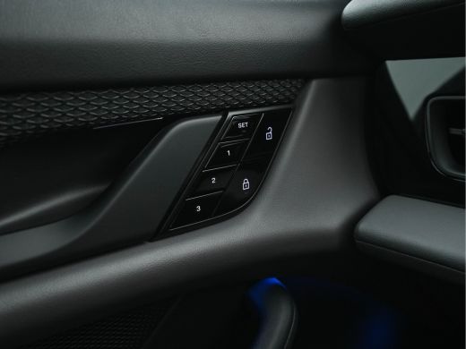 Porsche Taycan Performance 84 kWh [ 3-Fase ] *PANO | HEAT-PUMP | SPORT-CHRONO-PACK | 1/2LEATHER | FULL-LED | MEM... ActivLease financial lease
