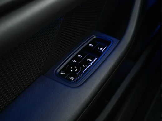Porsche Taycan Performance 84 kWh [ 3-Fase ] *PANO | HEAT-PUMP | SPORT-CHRONO-PACK | 1/2LEATHER | FULL-LED | MEM... ActivLease financial lease