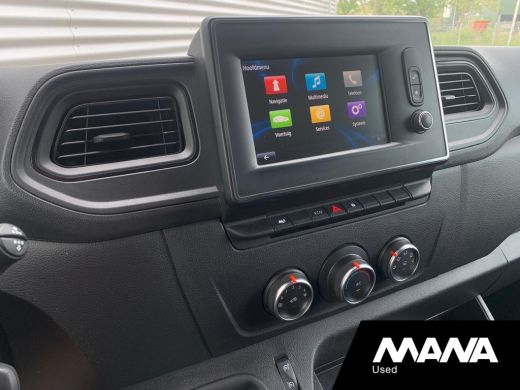 Renault Master T35 2.3 dCi 135 L2H2 Airco Cruise Sensoren LED 12V Navigatie Bijrijdersbank Bluetooth NAP ActivLease financial lease