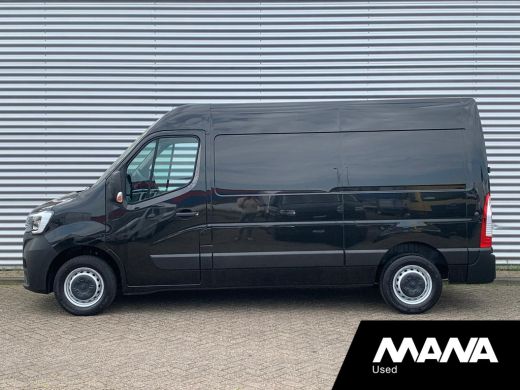 Renault Master T35 2.3 dCi 135 L2H2 Airco Cruise Sensoren LED 12V Navigatie Bijrijdersbank Bluetooth NAP ActivLease financial lease