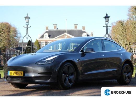 Tesla Model 3 Tesla RWD PLUS 60kWh | PAMORAMA DAK | STOELVERWARMING | AUTOPILOT | 18'' LMV | PRACHTIGE STAAT! Tesla Model 3 Tesla RWD PLUS 60kWh | PAMORAMA DAK | STOELVERWARMING | AUTOPILOT | 18'' LMV | PRACHTIGE STAAT!