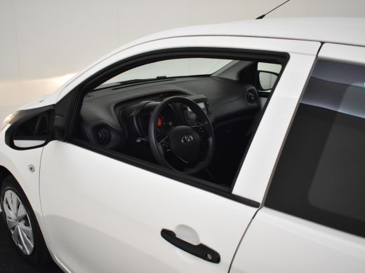 Toyota Aygo 1.0 VVT-i 73pk x-fun | 1ste eigenaar | Airco | LED dagrijverlichting | Elektrische ramen voor | B... ActivLease financial lease