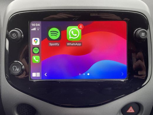 Toyota Aygo 1.0 VVT-i x-play **APPLE CARPLAY/ PARKEERCAMERA/ 36 MAANDEN GARANTIE** ActivLease financial lease